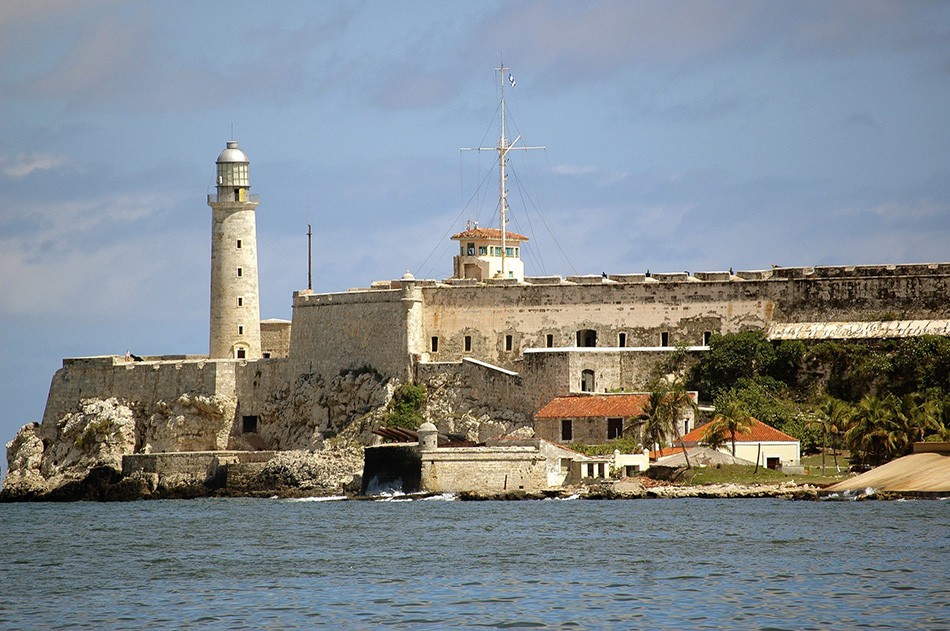 Premium Photo  Panoramic view of havana and its harbour from the fortress  of san carlos de la cabana havana cuba